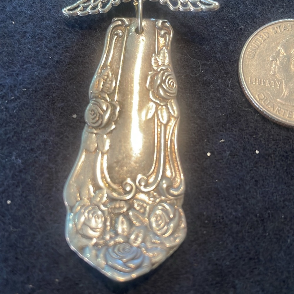 Handmade ornate silver angel pendant/ornament. - Picture 3 of 4